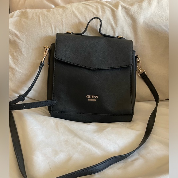 Guess Elegant Black Crossbody Bag - Picture 2 of 7